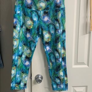 CVG peacock squat proof Capri leggings